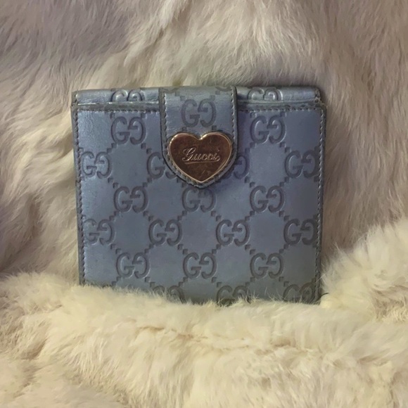 Gucci Handbags - Authentic Gucci Guccissima leather wallet